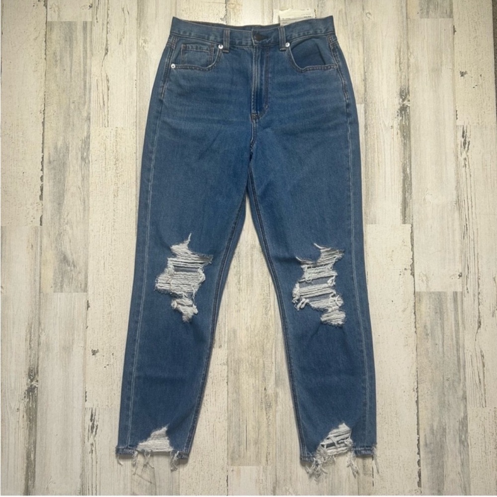 American Eagle Mom Jean Size 6 NWT